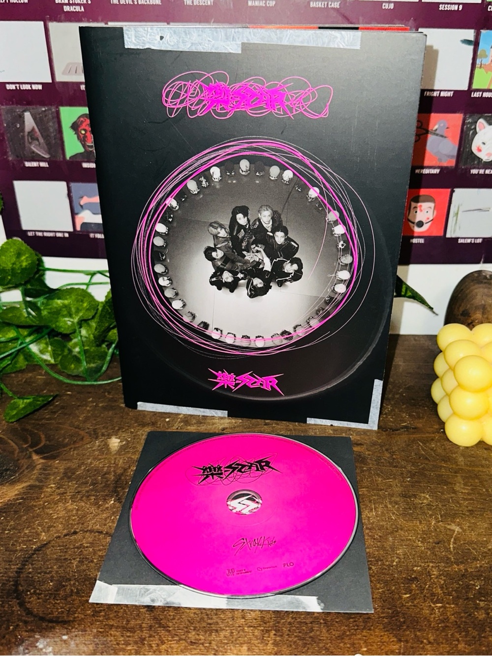 K-pop Stray Kidz SKZ Rock-Star Album CD and Book